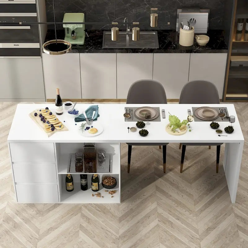 Table à manger avec îlot de cuisine