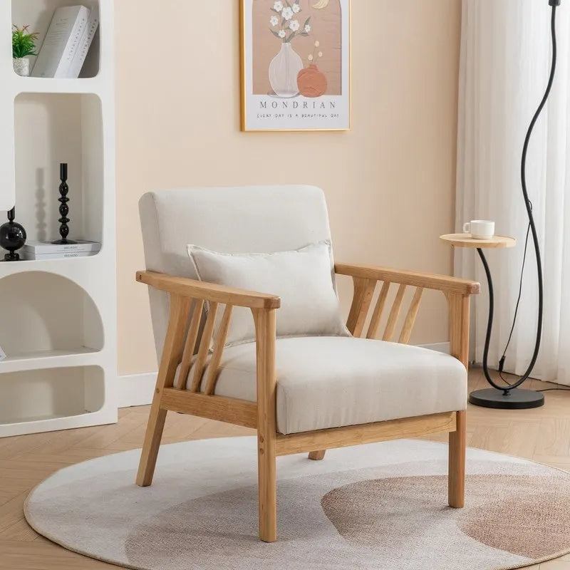 Fauteuil en bois massif rembourré style médiéval