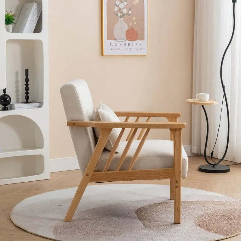 Fauteuil en bois massif rembourré style médiéval