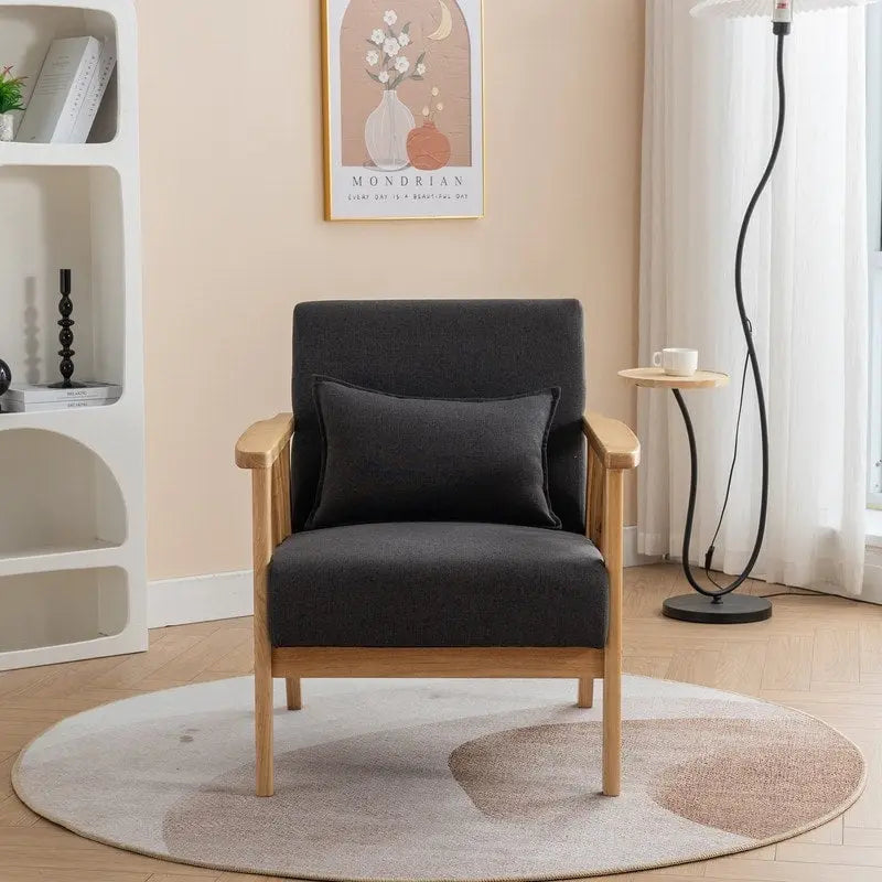 Fauteuil en bois massif rembourré style médiéval