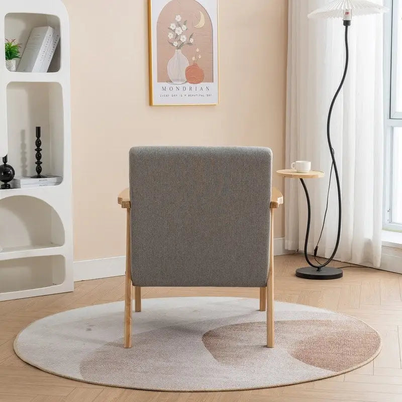 Fauteuil en bois massif rembourré style médiéval