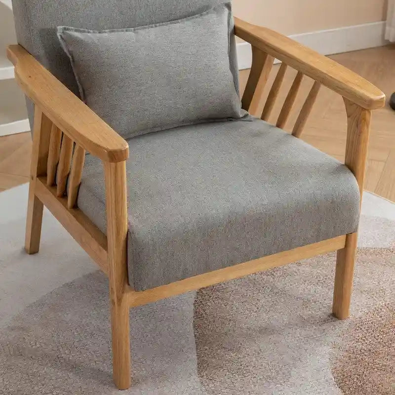 Fauteuil en bois massif rembourré style médiéval