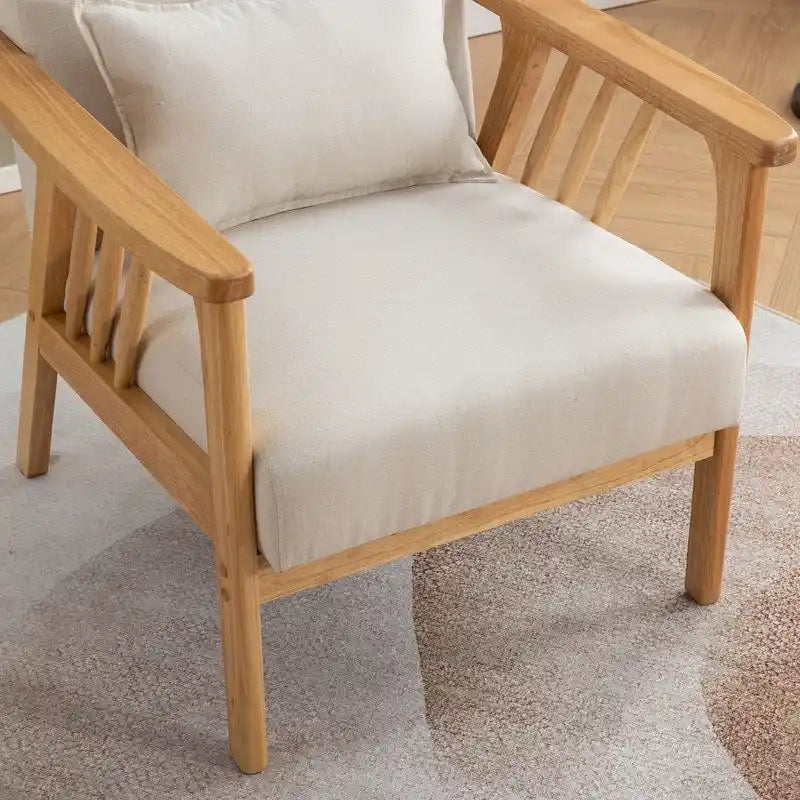 Fauteuil en bois massif rembourré style médiéval