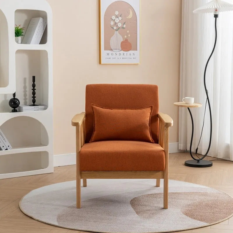 Fauteuil en bois massif rembourré style médiéval