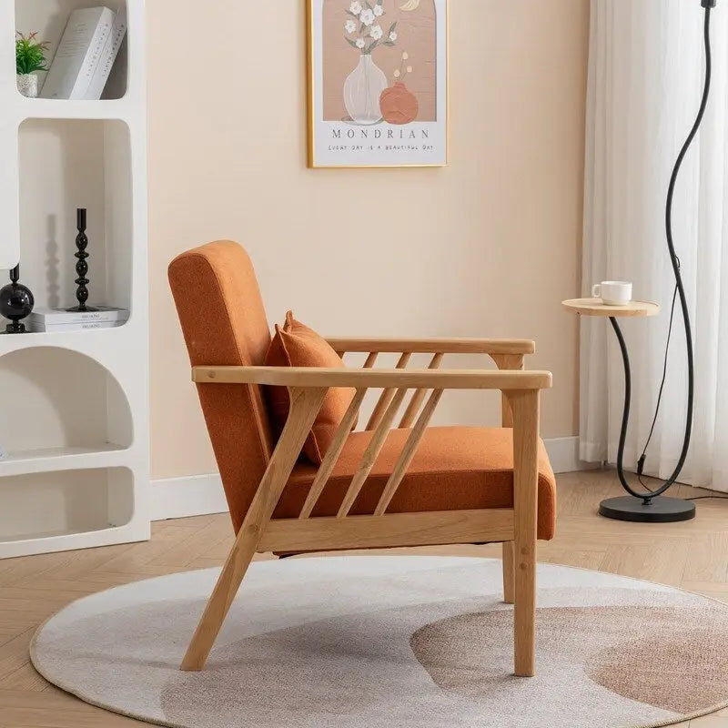 Fauteuil en bois massif rembourré style médiéval