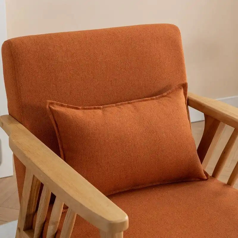Fauteuil en bois massif rembourré style médiéval
