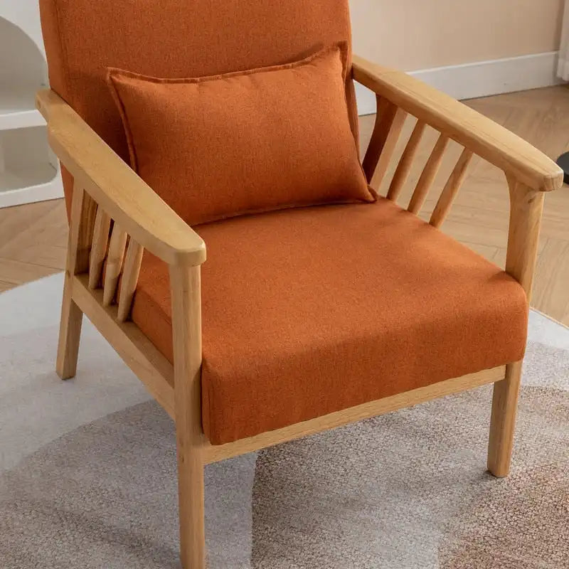 Fauteuil en bois massif rembourré style médiéval
