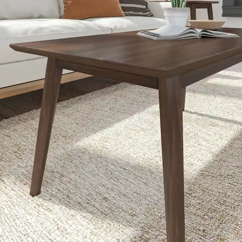 table basse rectangulaire de style médiéval