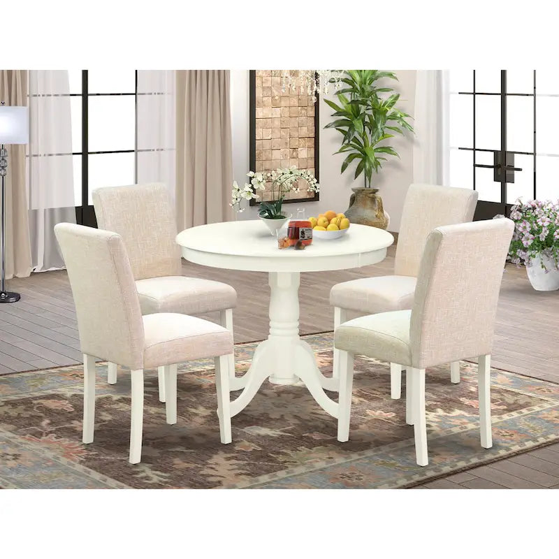 Table de salle à manger ronde et chaises de salle à manger en lin beige clair